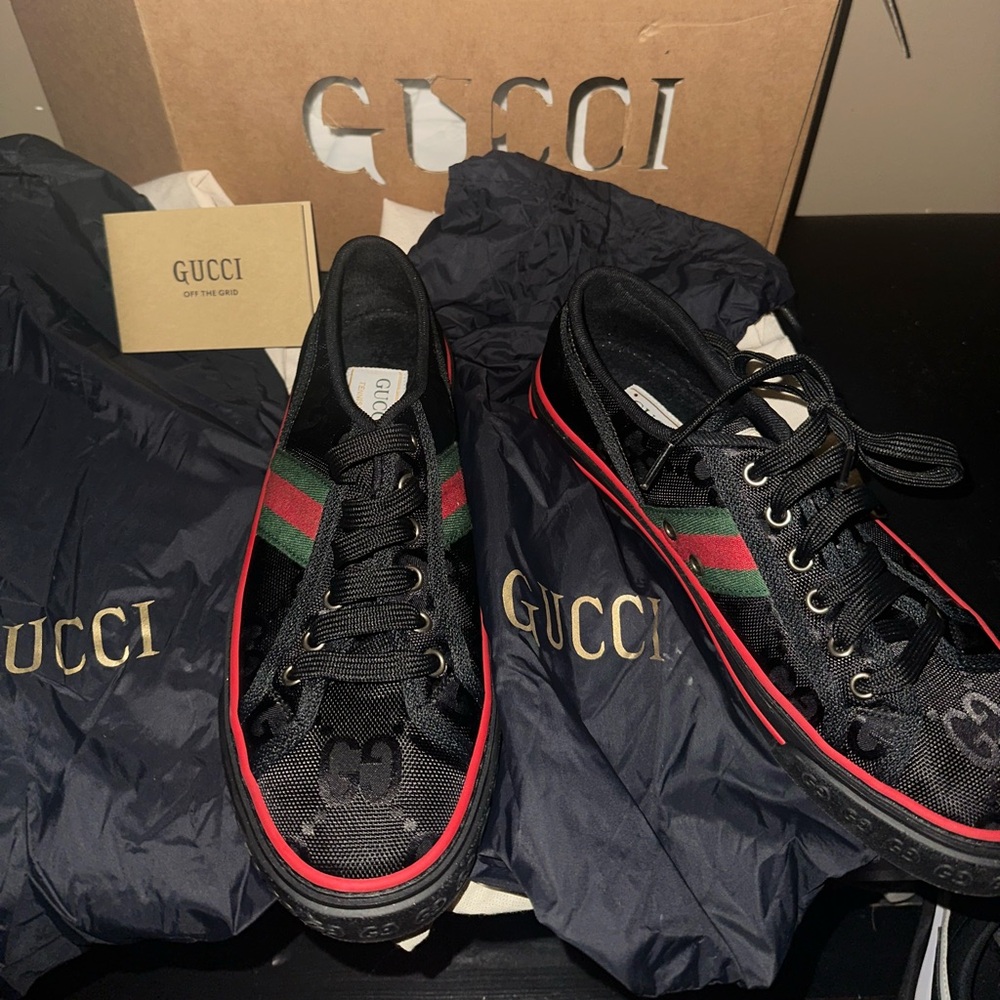 Women’s Gucci off the Grid sneaker style 629242 H9H70 1072 size 39